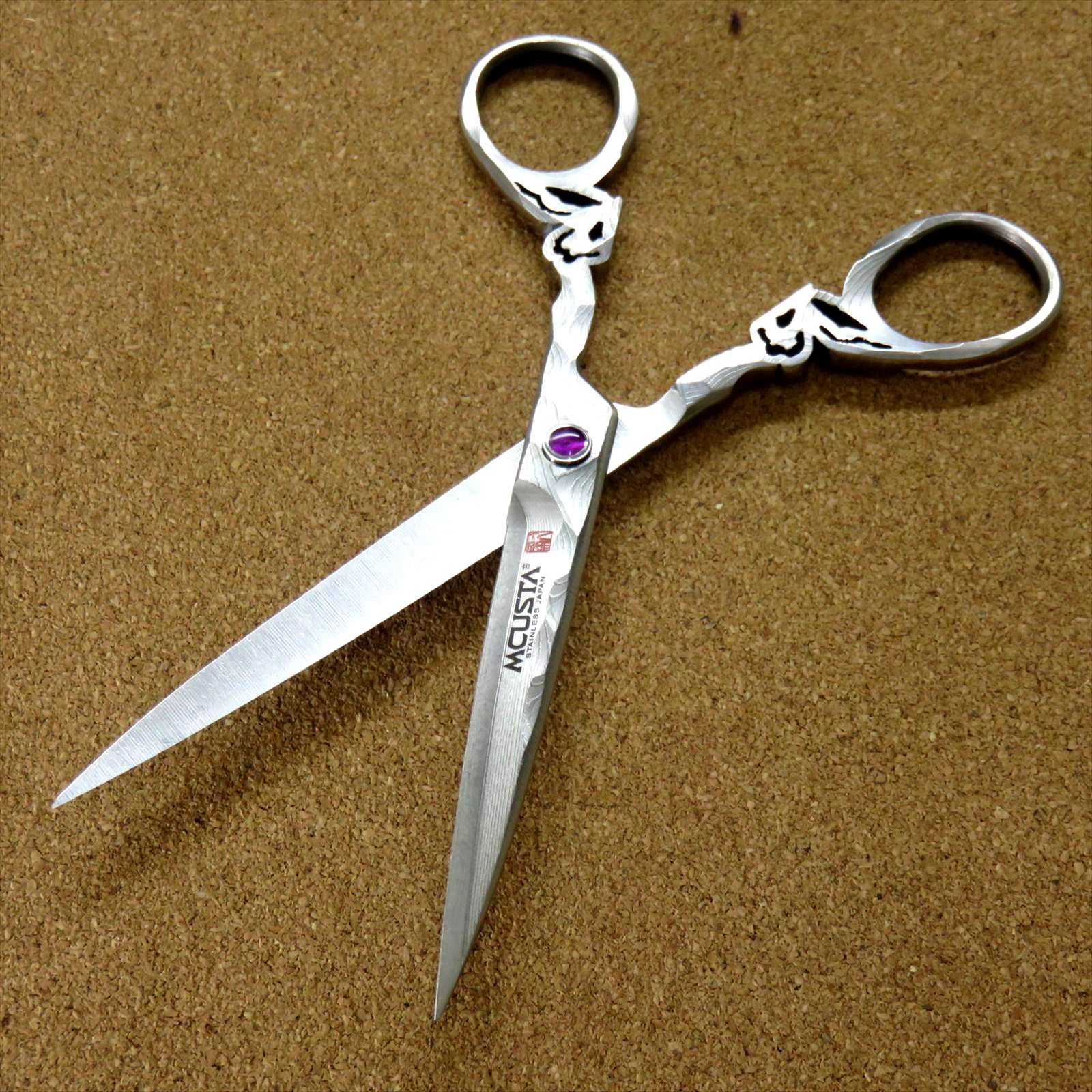 関の刃物 エムカスタ MCUSTA はさみ 蝶 ダマスカス 32層鋼 V金10号 VG-10 ハサミ 鋏 ステンレス鋼 硬度 HRC60 桐箱入り