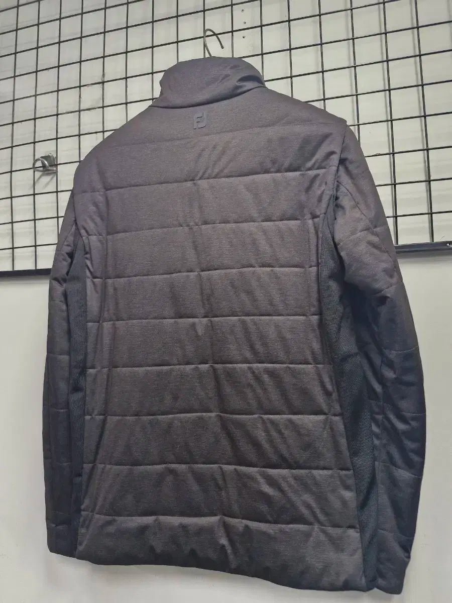 魅了する 95M フットジョイ ゴルフ 防風 機能性 ハイブリッド ダウン ジャケット 全店送料無料!