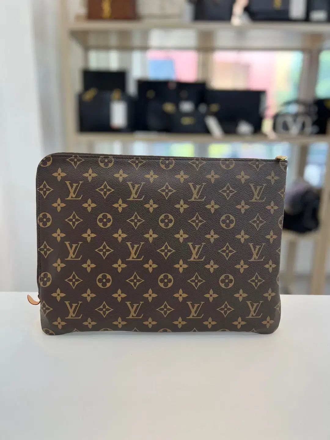 蔚山支店 Louis