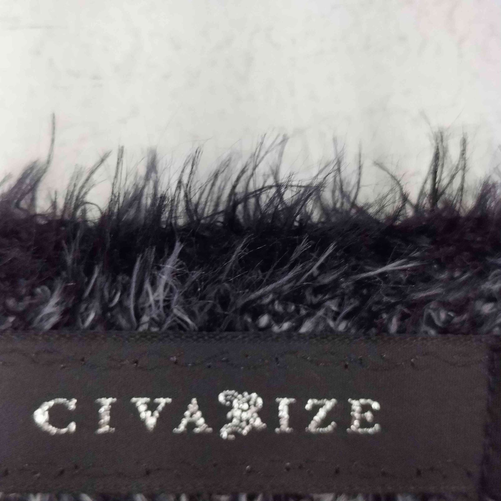 シヴァーライズ CIVARIZE バイカラーフェザーヤーンプルオーバー