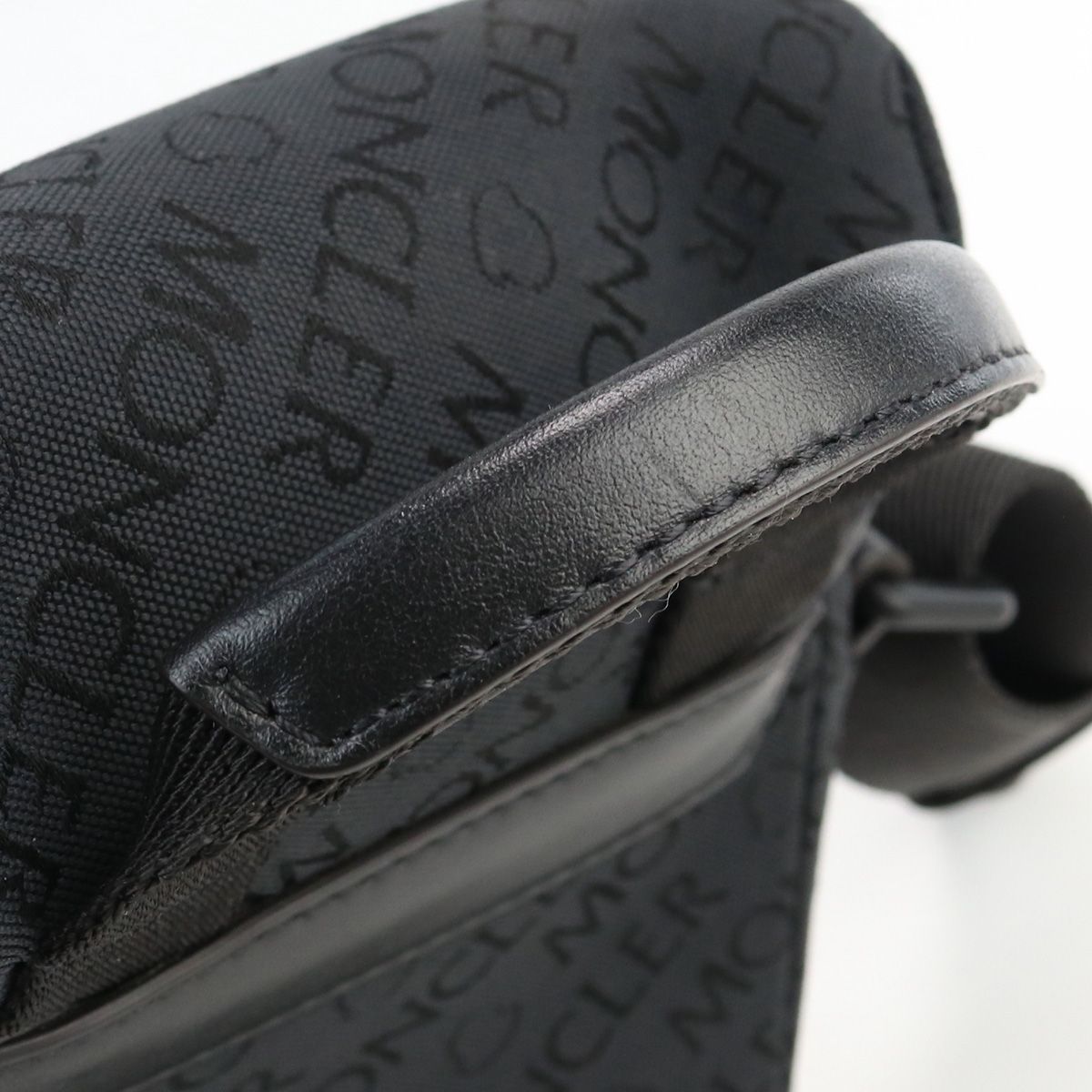 MONCLER モンクレール スプレッド クロスボディ 6B00002 M2424 斜め 