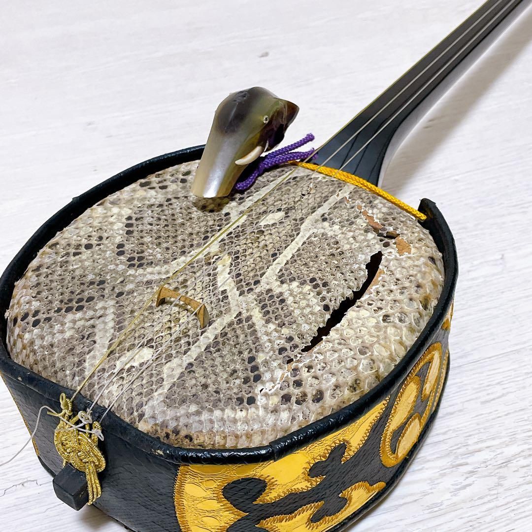 ジャンク 沖縄三線 本皮 蛇皮 沖縄三味線 和楽器 弦楽器 バチ付き