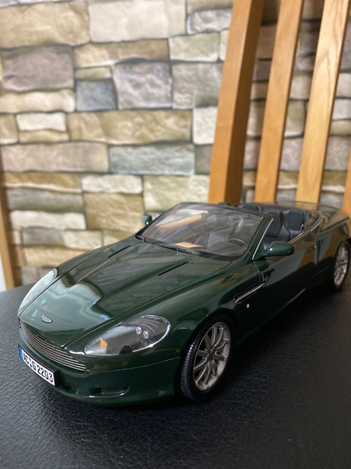 MINICHAMPS ミニチャンプス ミニカー アストンマーチン 1:18