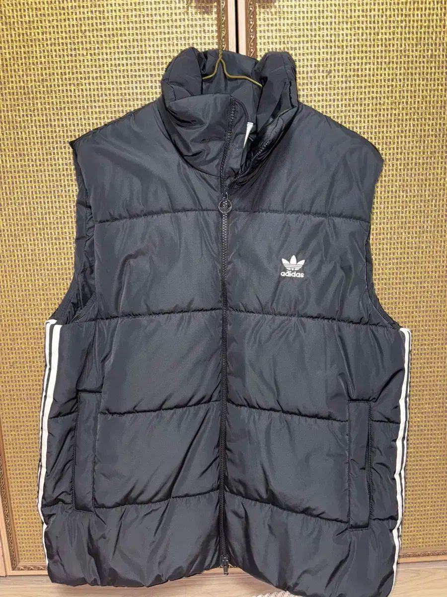00's アディダス　adidas 中綿　ファー付き　ベスト　黒 00's アディダス adidas 中綿 ファー付き ベスト 黒 00´s