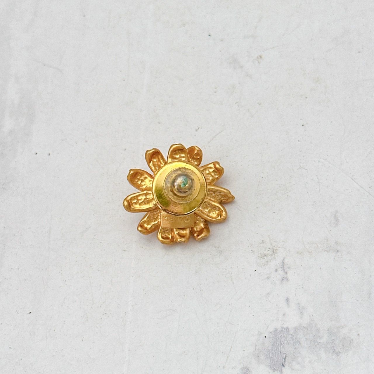 KENZO ブローチ 638】KENZO ケンゾー ゴールドカラー ブローチ アクセサリー TIA