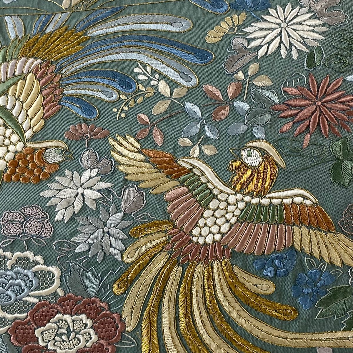 袋帯 美品 逸品 尾長鳥 草花 金糸 刺繍 灰緑 六通 正絹 【中古
