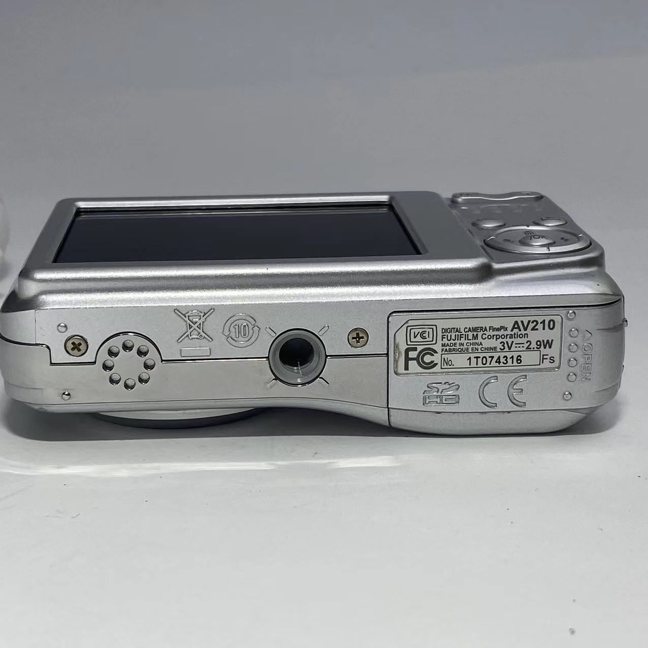 フジフイルム FinePix AV210 シルバー 動作確認済み - メルカリ