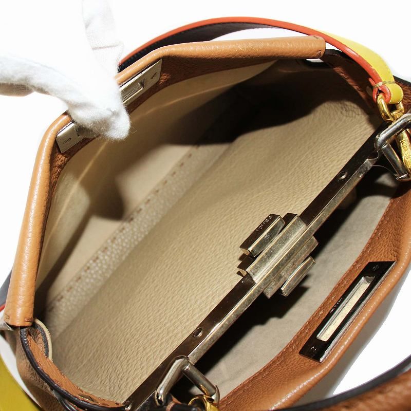 フェンディ FENDI ピーカブー アイコニック ミディアム セレリア
