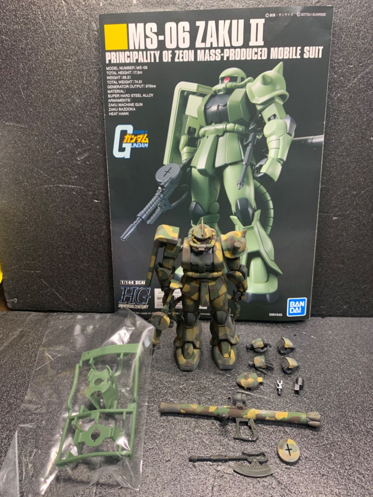 ガンプラ HGUC 1/144 MS-06 ザクⅡ オリジナル迷彩塗装 完成品