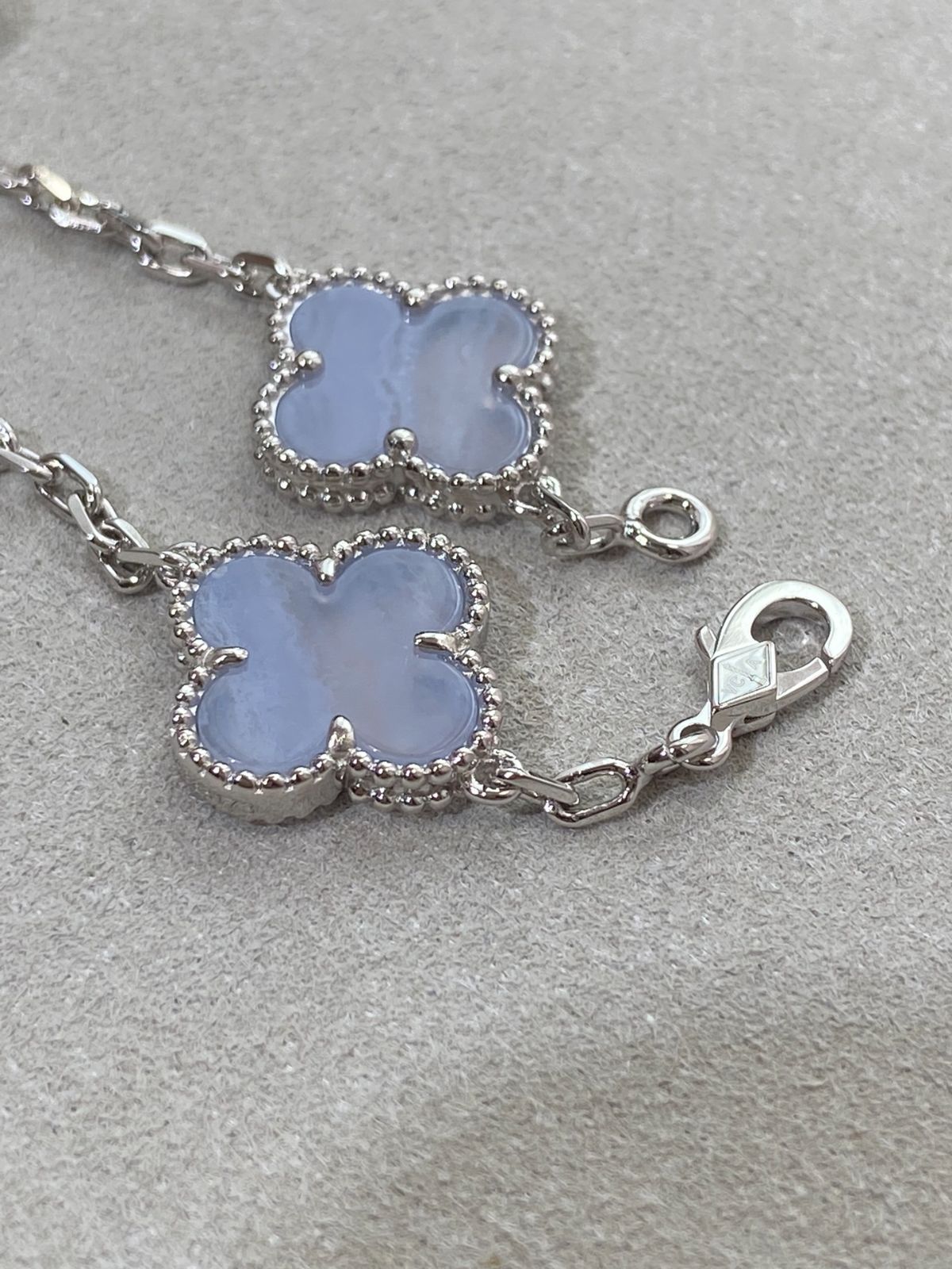 Van Cleef & Arpels] ヴァンクリーフ＆アーペルの四つ葉のクローバーと