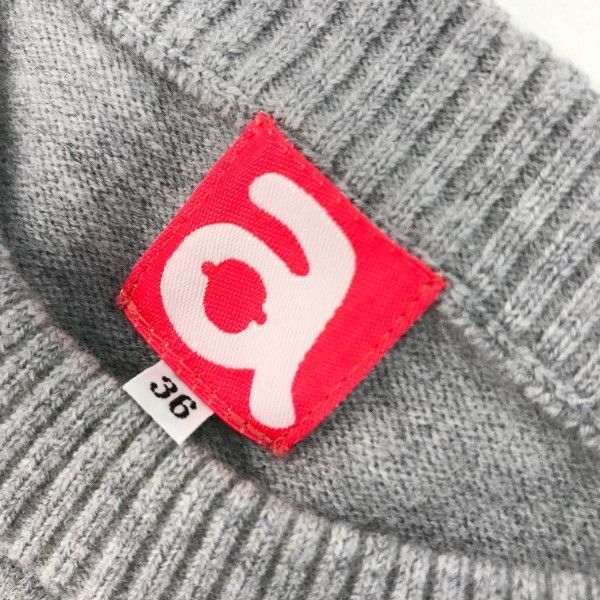 アルチビオ セーター 白×レッド ラインストーンロゴ ニット レディース