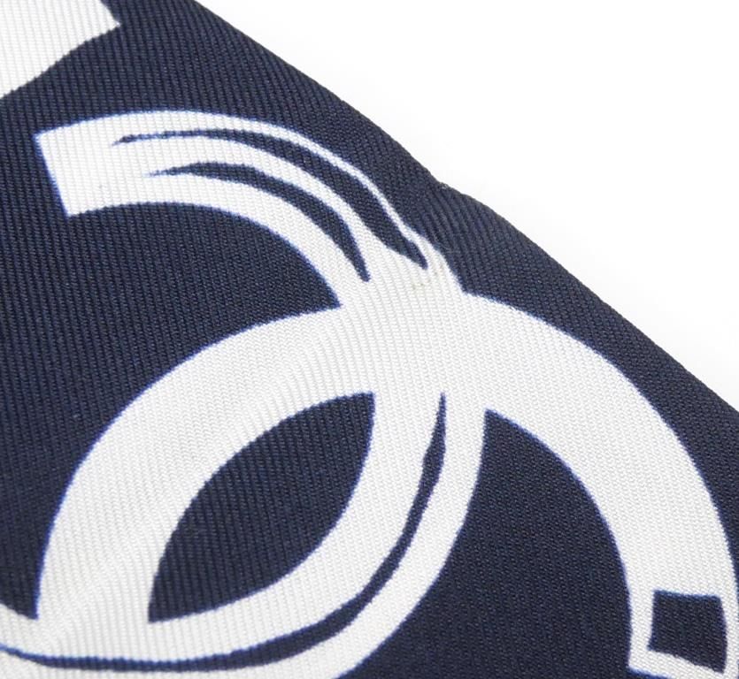 CCロゴ♪【CHANEL】バンダナ シルク ネイビーブルー CHANEL（バンダナ/スカーフ ・ ブルー・ネイビー/青色系）の