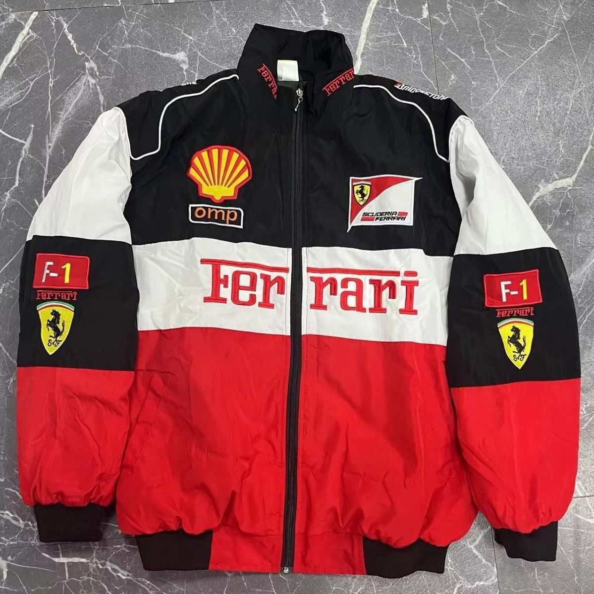 Ferrari フェラーリ F1 レーシングジャケット ブルゾン 刺繍　中綿 Ferrari フェラーリ F1 レーシングジャケット ブルゾン 刺繍