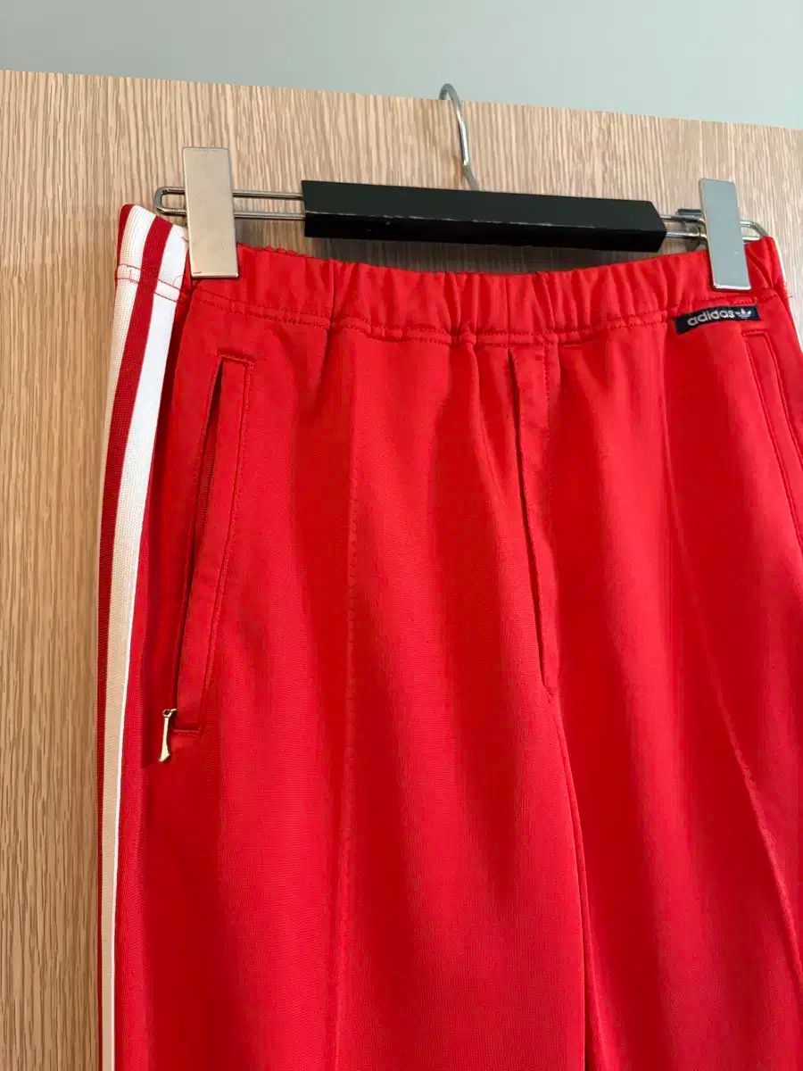 品質保証で、高速配送！ アディダス 西ドイツ製 80s パンツ 内面的な