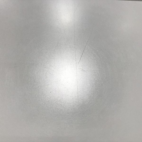 グレー