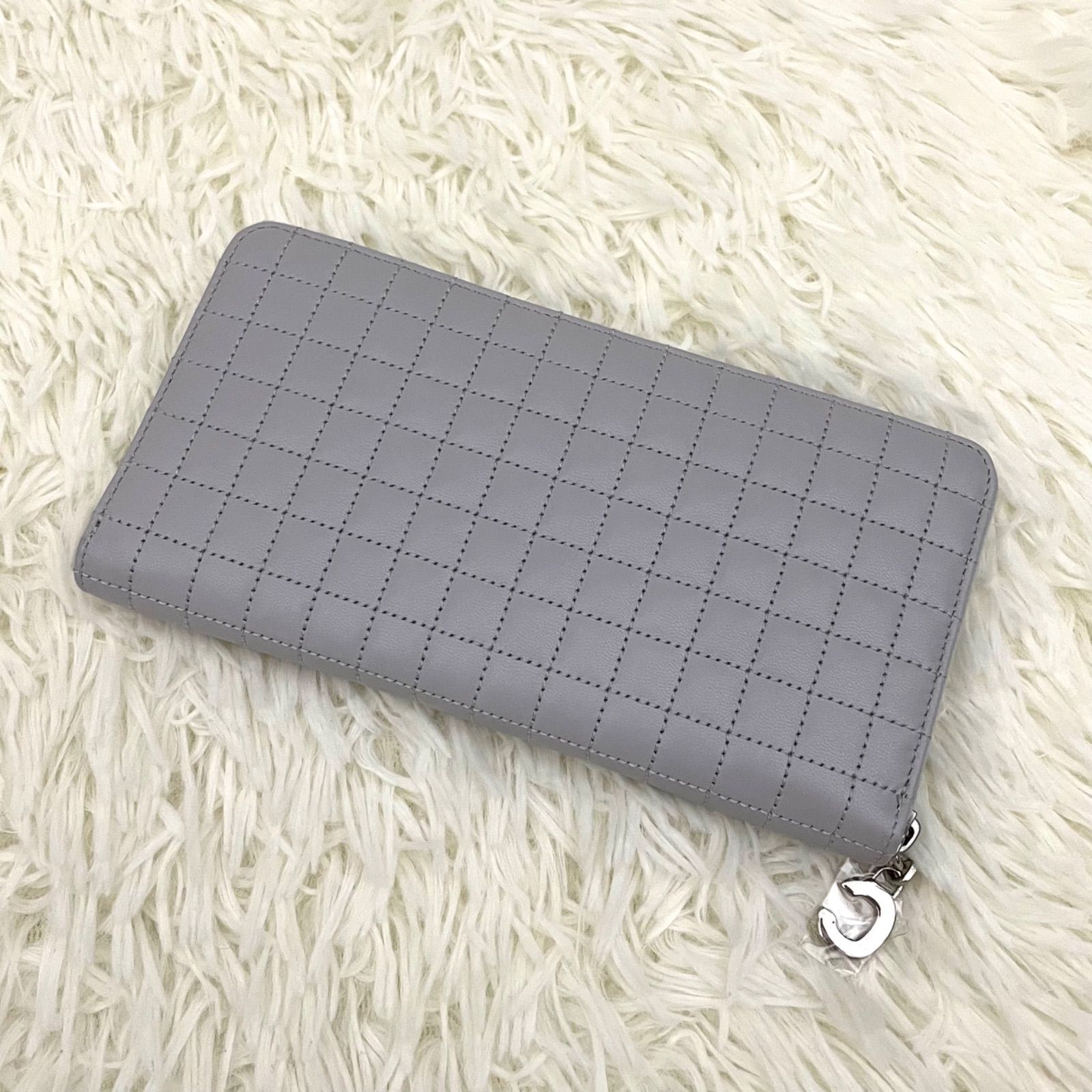 極美品☆CELINE セリーヌ キルティング 財布 Cチャーム ゴールド金具