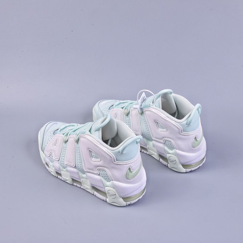新品 未使用 NIKE エア モアアップテンポ 917593-300 レディース 