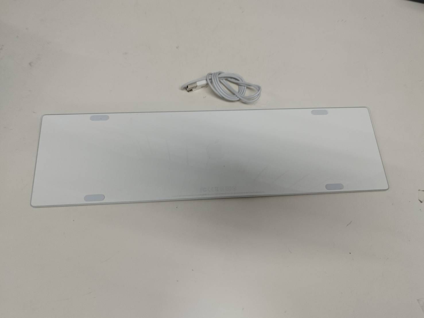 Apple テンキー付きキーボード (A1843) マウス (A1657) セット！