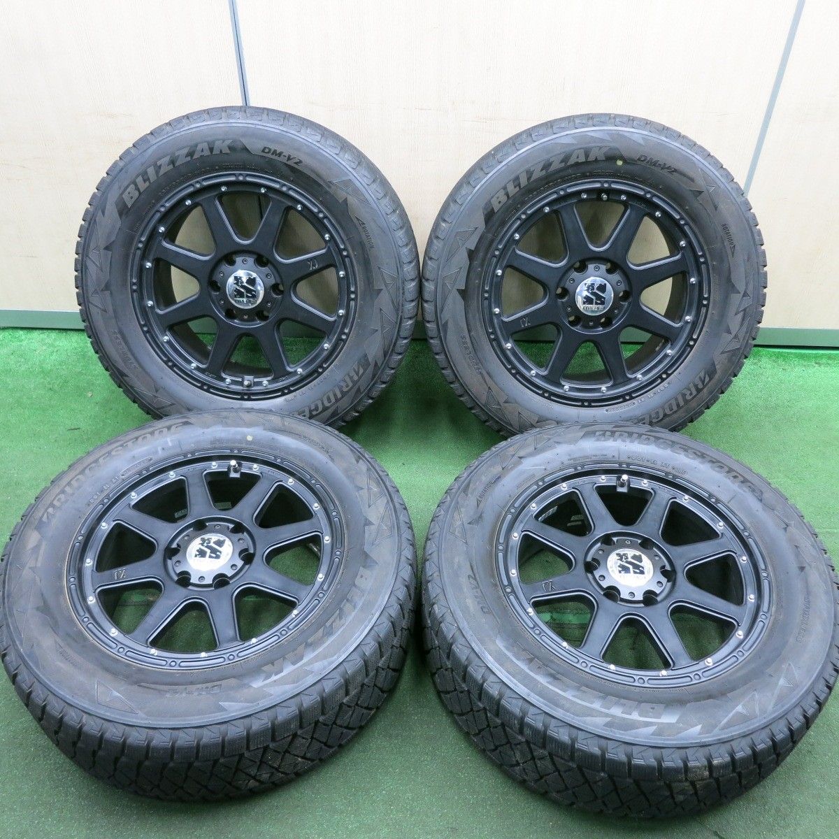 *送料無料* 4本価格★スタッドレス XTREME-J XJ 265/60R18 ブリヂストン ブリザック DM-V2 エクストリームJ  PCD139.7/6H★4053107HAス