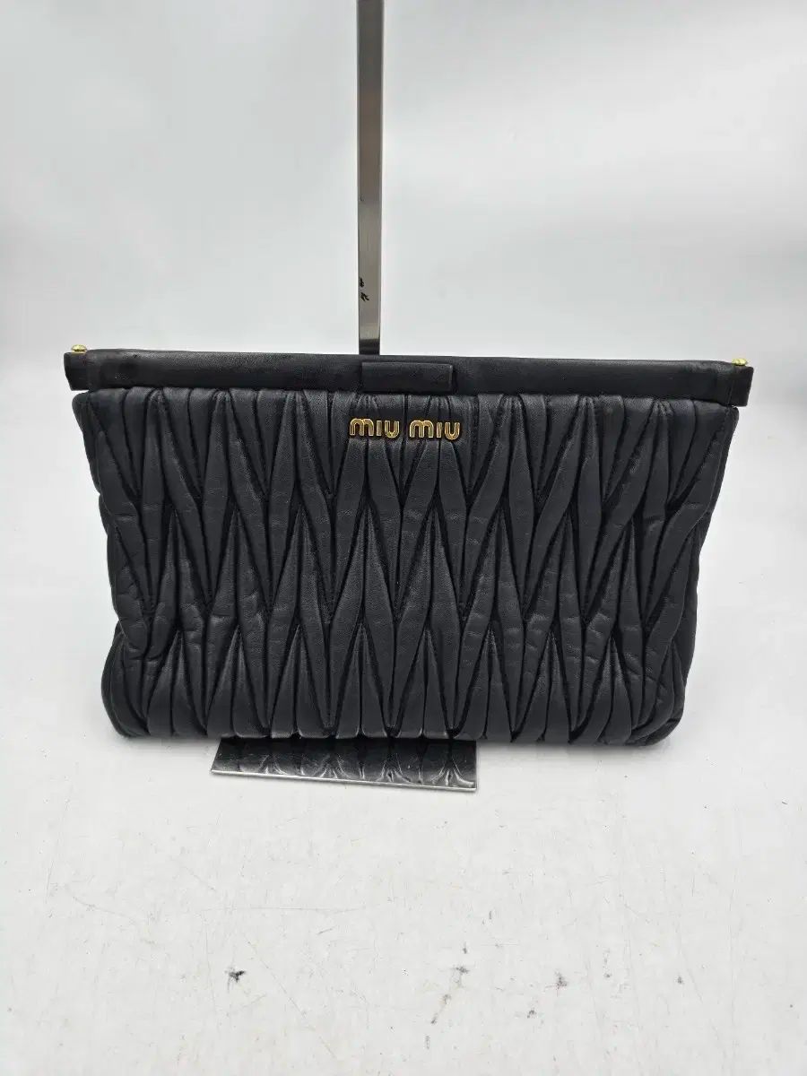 MIU マテラッセ クラッチバッグ ブラック
