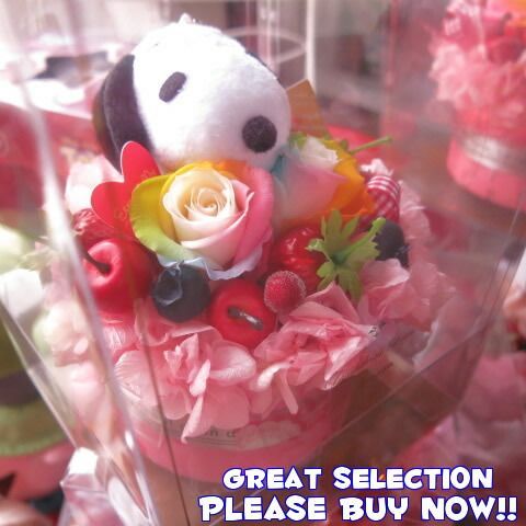 母の日プレゼント スヌーピー入り 花 フラワーギフト レインボーローズ プリザーブドフラワー ケーキ プリザーブドフラワー ケース付き スヌーピーカラーはお任せ◆母の日プレゼント・記念日の贈り物におすすめのフラワーギフト