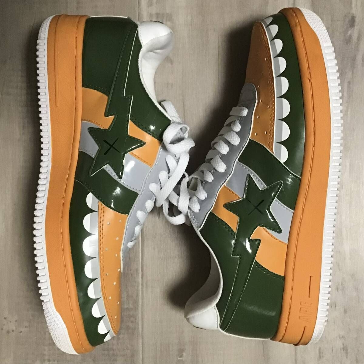 KAWS CHOMPERS BAPE STA エナメル スニーカー 27.5cm Green Orange a  