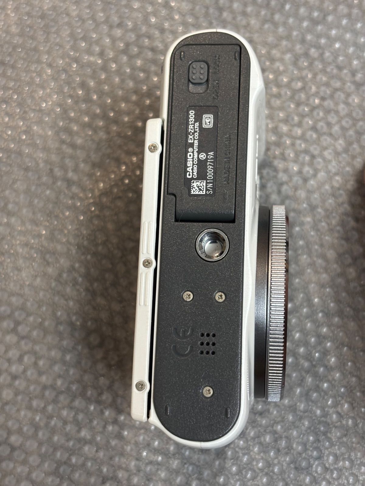 コンパクトデジタルカメラ CASIO