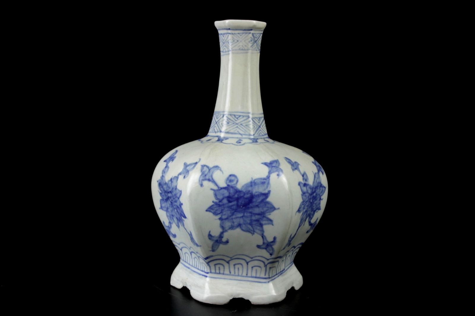 染付李朝唐草　花瓶 李朝時代 染付花文花瓶 25.5cm 朝鮮 唐物 骨董 古美術 楾 A40.1NZZZ