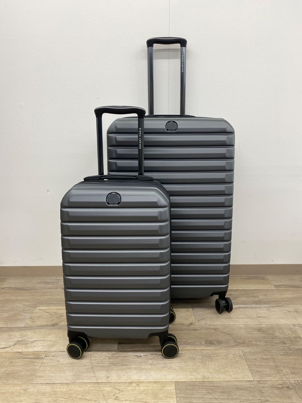 ☆未使用　デルセー　ヘリウムエッジ　2個セット　36L　101L　DELSEY DELSEY スーツケース ヘリウムエッジ 2個セット グラファイト デルセー