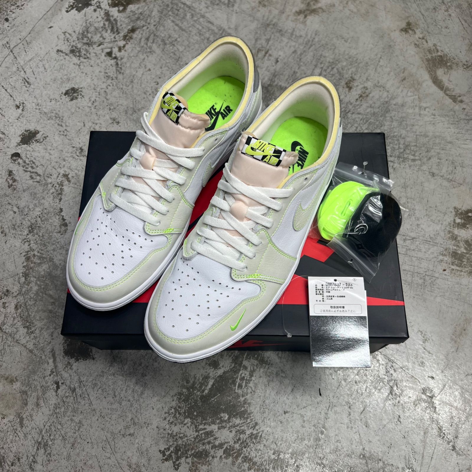 【未使用美品】NIKE Jordanゴーストグリーン 〈参考価格39,000円〉 国内正規 NIKE Air Jordan 1 Low OG Ghost Green ゴースト