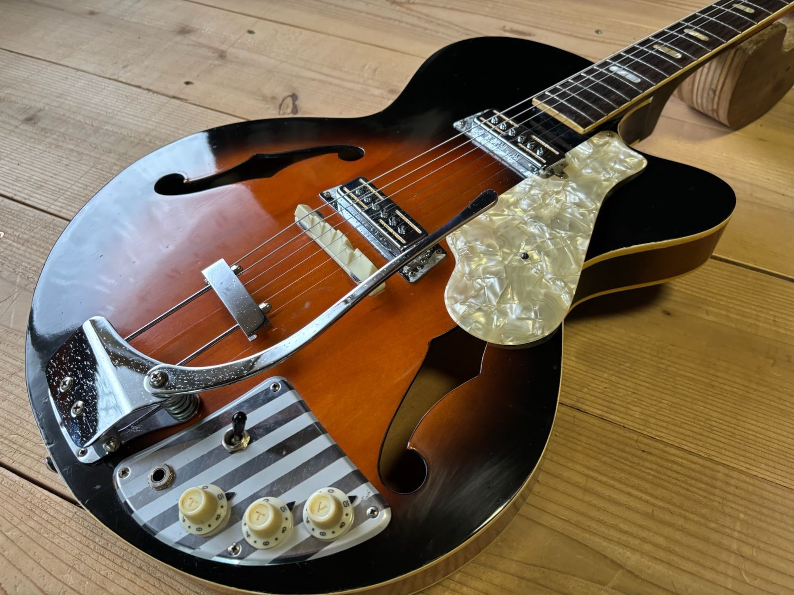 Grace 2 MA Decca フルアコギター Teisco製 Grace 2 MA Decca フルアコ