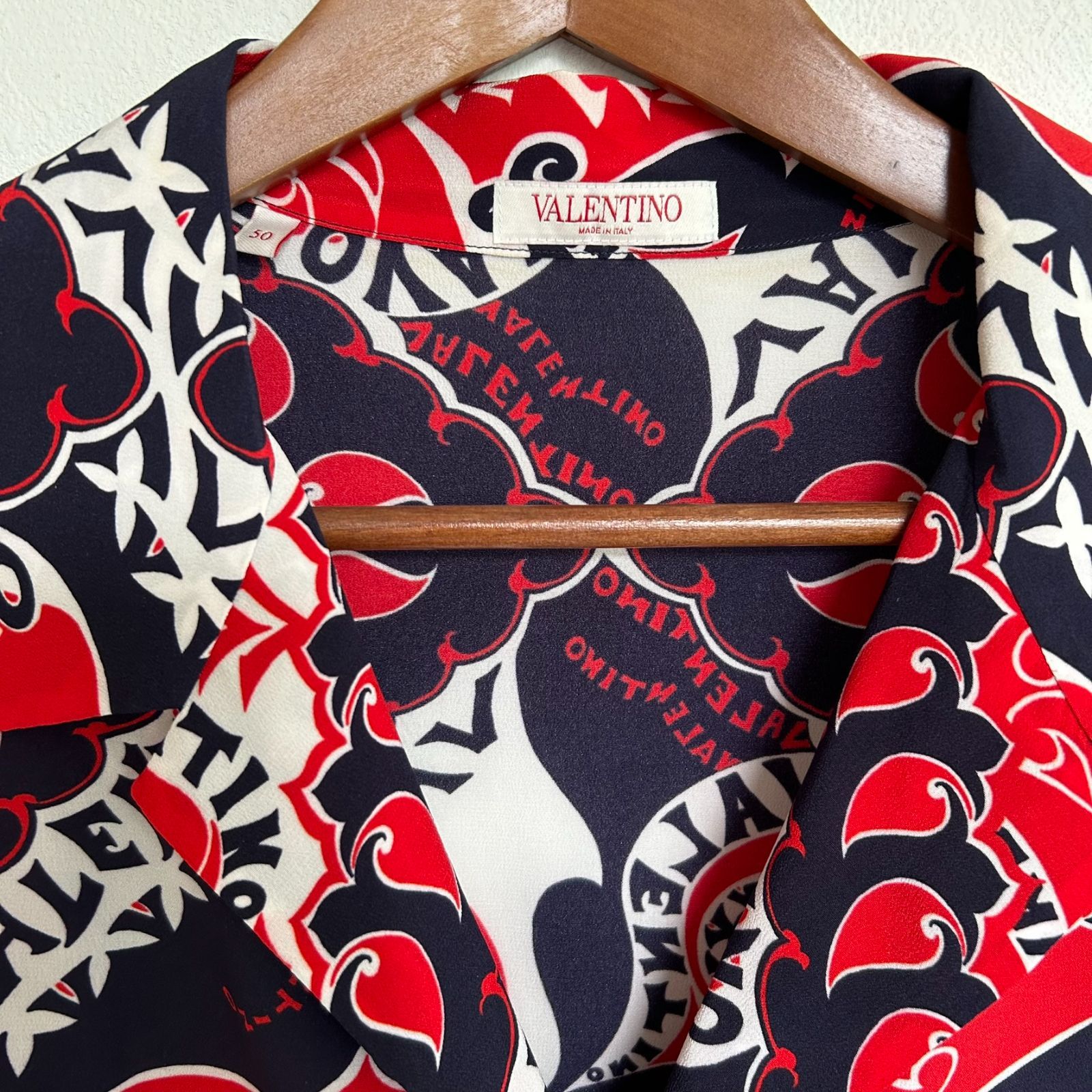 VALENTINO(ヴァレンチノ) アーカイブマニフェスト バンダナプリント  