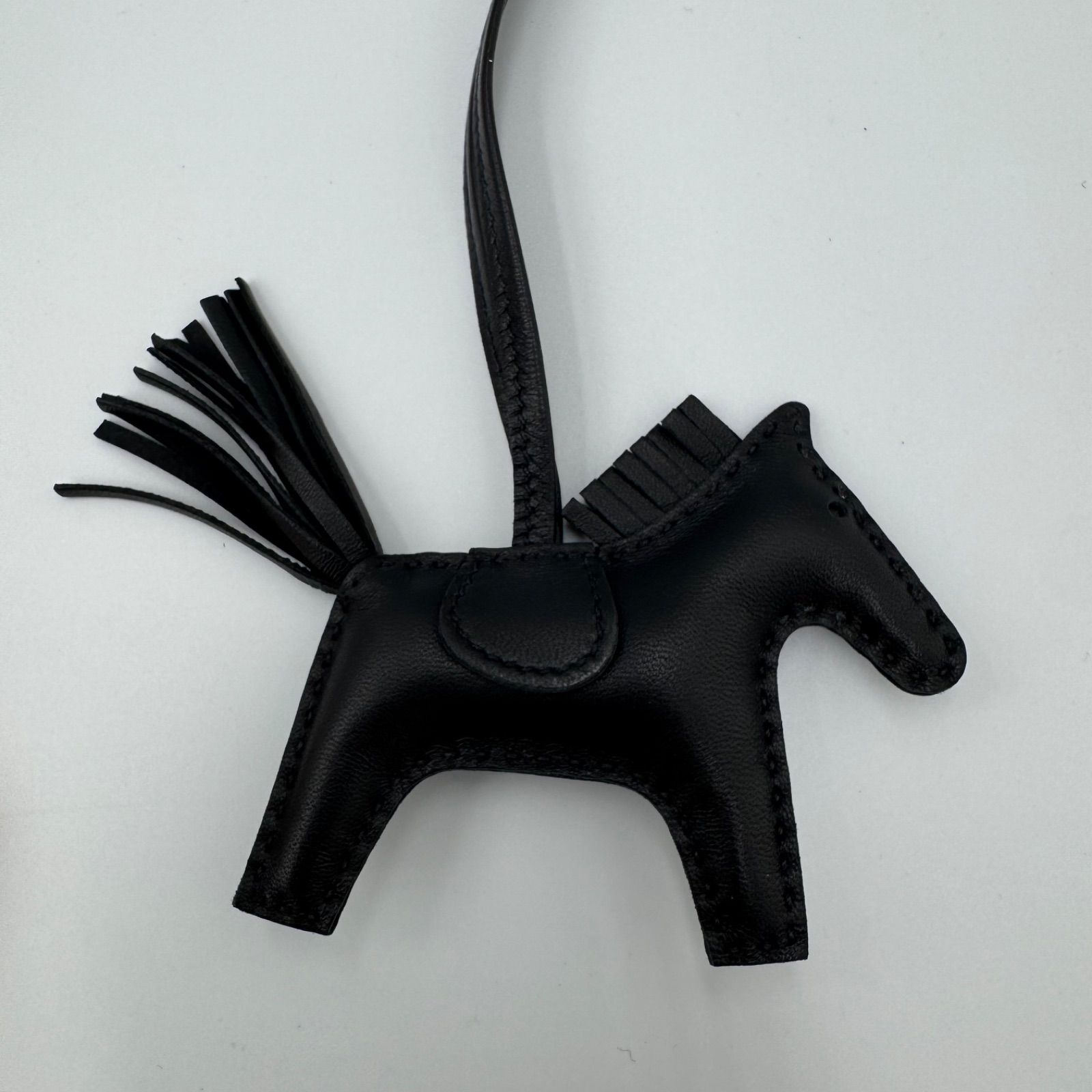 10/10日までの短期出品　エルメス ロデオ チャーム　黒pm ソーブラック em149.jpg