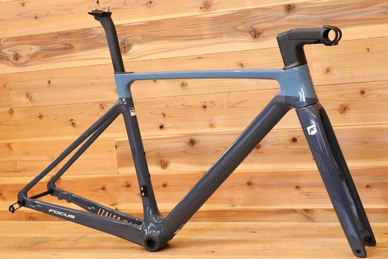 FOCUSイザルコマックスディスク（フレームセット）（付属品付き）値下げしました フォーカス FOCUS イザルコマックス IZALCO MAX DISC 9