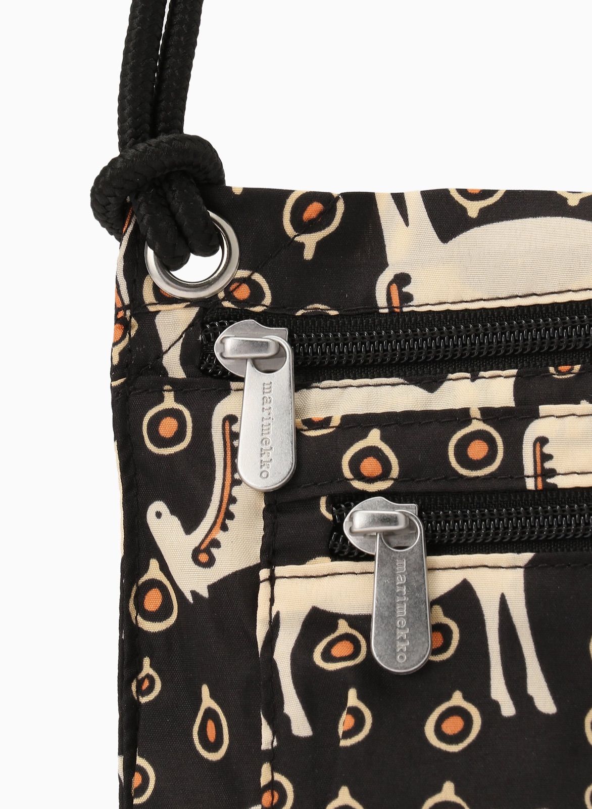 marimekko マリメッコ　Musta Tamma トラベルバッグ marimekko マリメッコ Musta Tamma トラベルバッグ - メルカリ