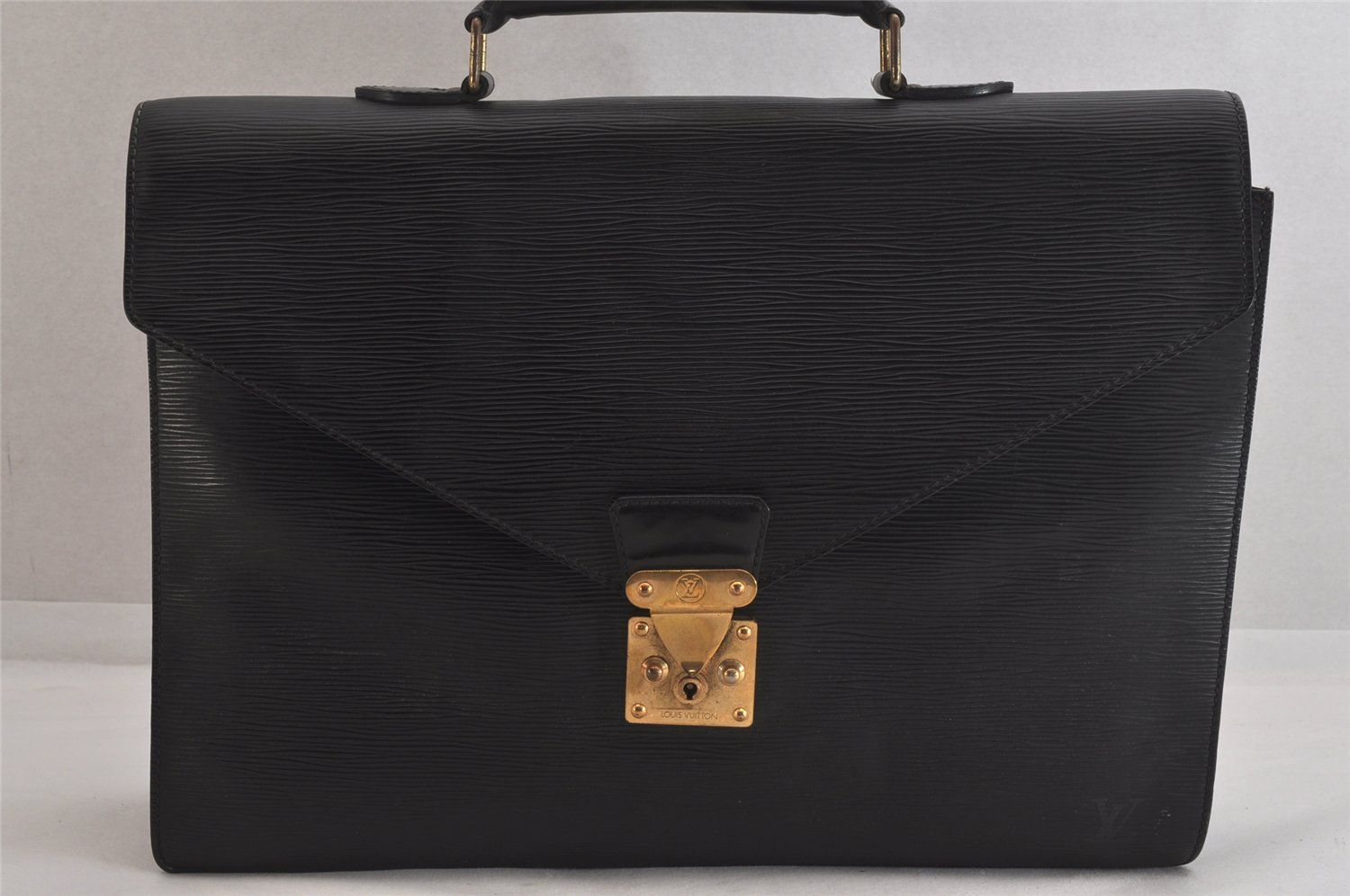 LOUIS VUITTON ルイヴィトン エピ セルヴィエット アンバサダー