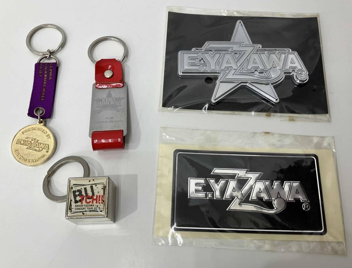 E.YAZAWA エンブレム型キーホルダー 矢沢永吉】革製キーホルダー《中古》E.YAZAWAロゴ エンブレム