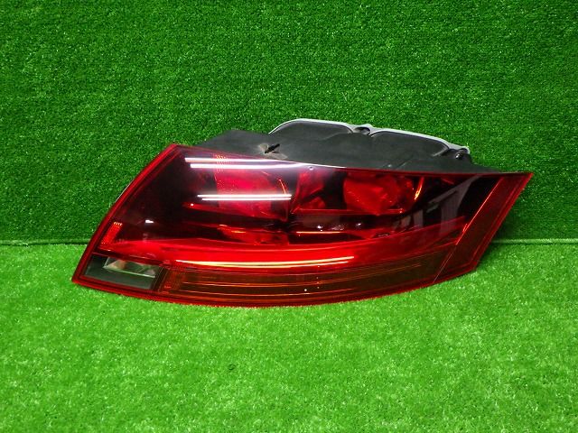 アウディ TT 8J 純正 右テールランプ 8J0945096C E-74 AUDI アウディ