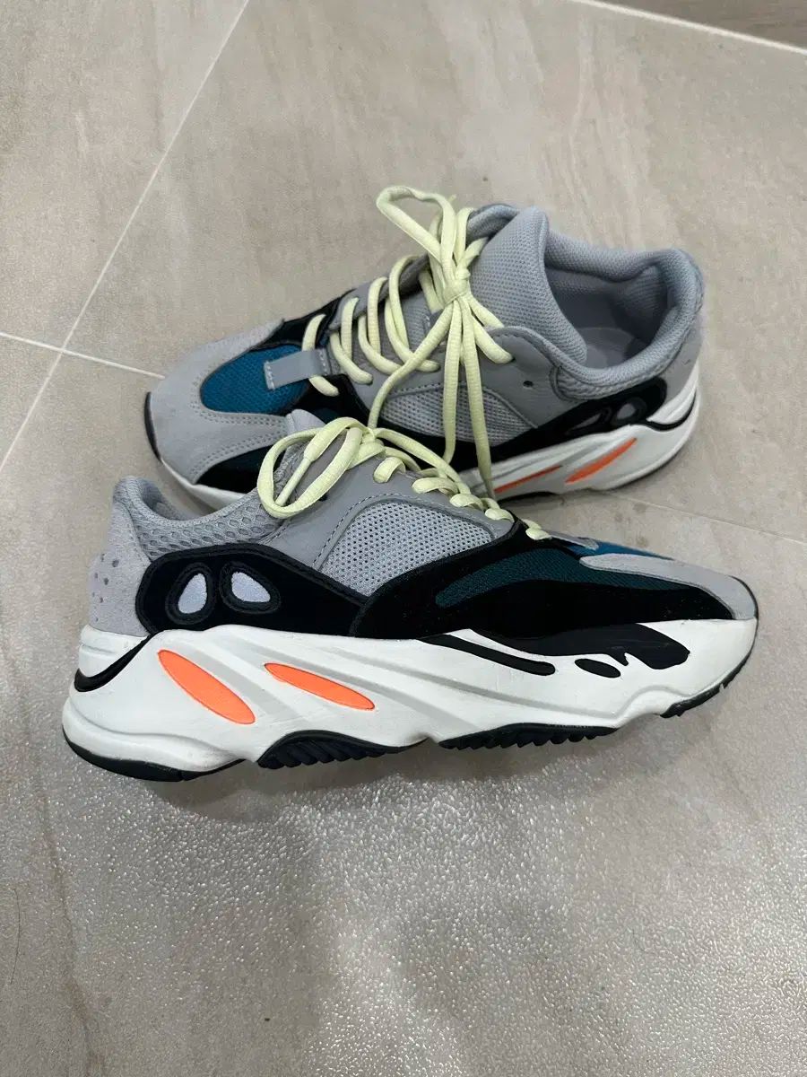 245 adidas アディダス イージーブースト og ウェーブランナー