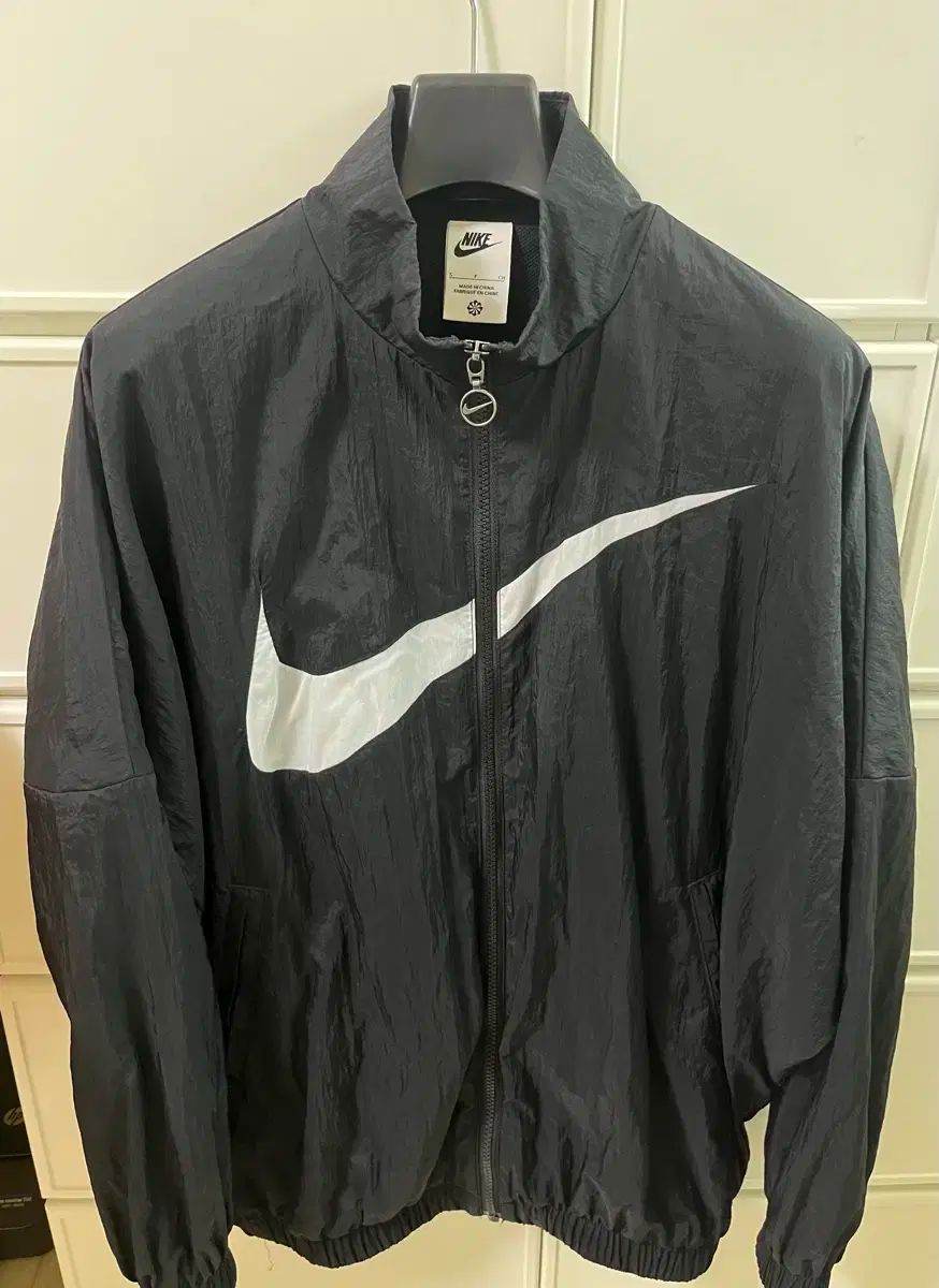 NIKE ナイキ エッセンシャル ウィンドブレーカー S