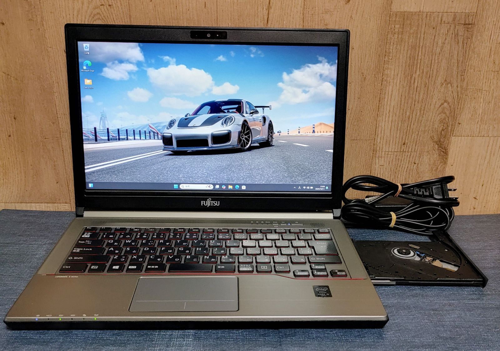 FUJITSU LIFEBOOK Corei5 メモリ8GB SSD256GB 14インチ DVD 高解像度 管理番号 M136