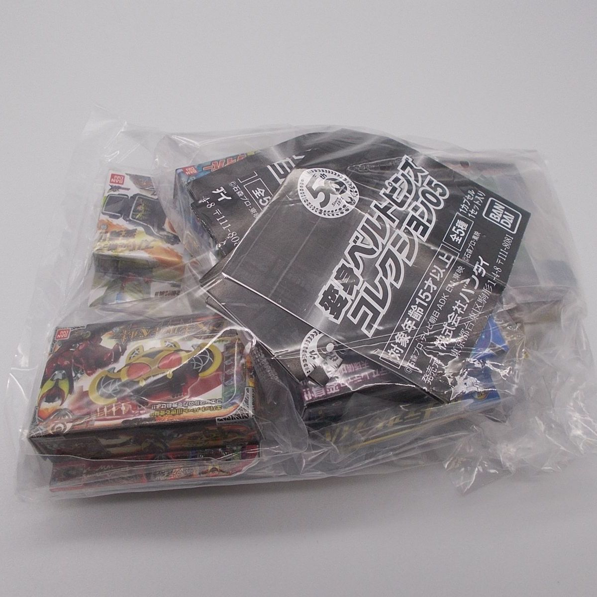 新品・全5種セット】仮面ライダーシリーズ 変身ベルトピンズコレクション - フィギュア