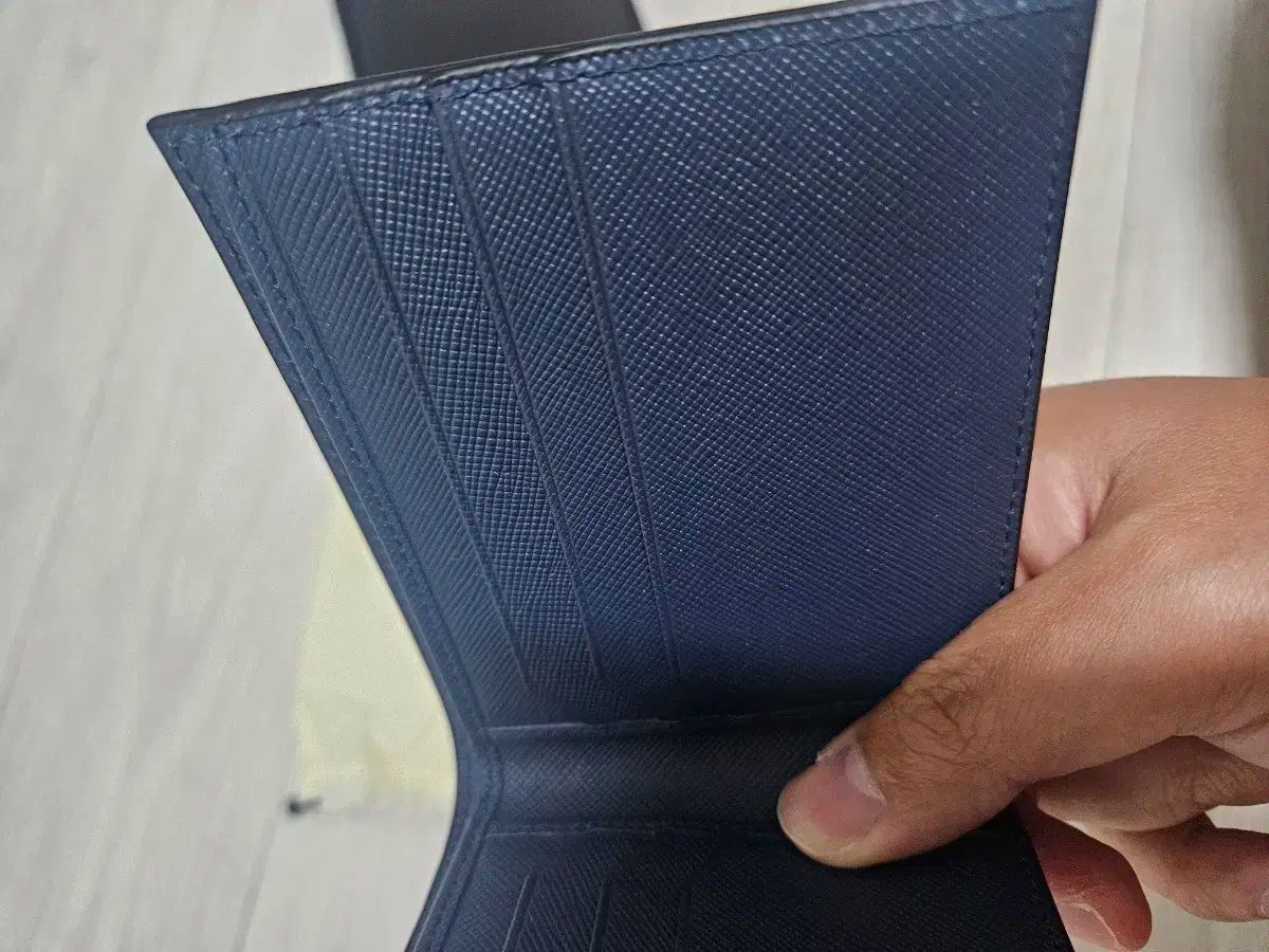 【未使用】MONTBLANC BMW サルトリアル 二つ折り財布 MONTBLANC（筆記具、時計） モンブラン 二つ折り財布 MB198225