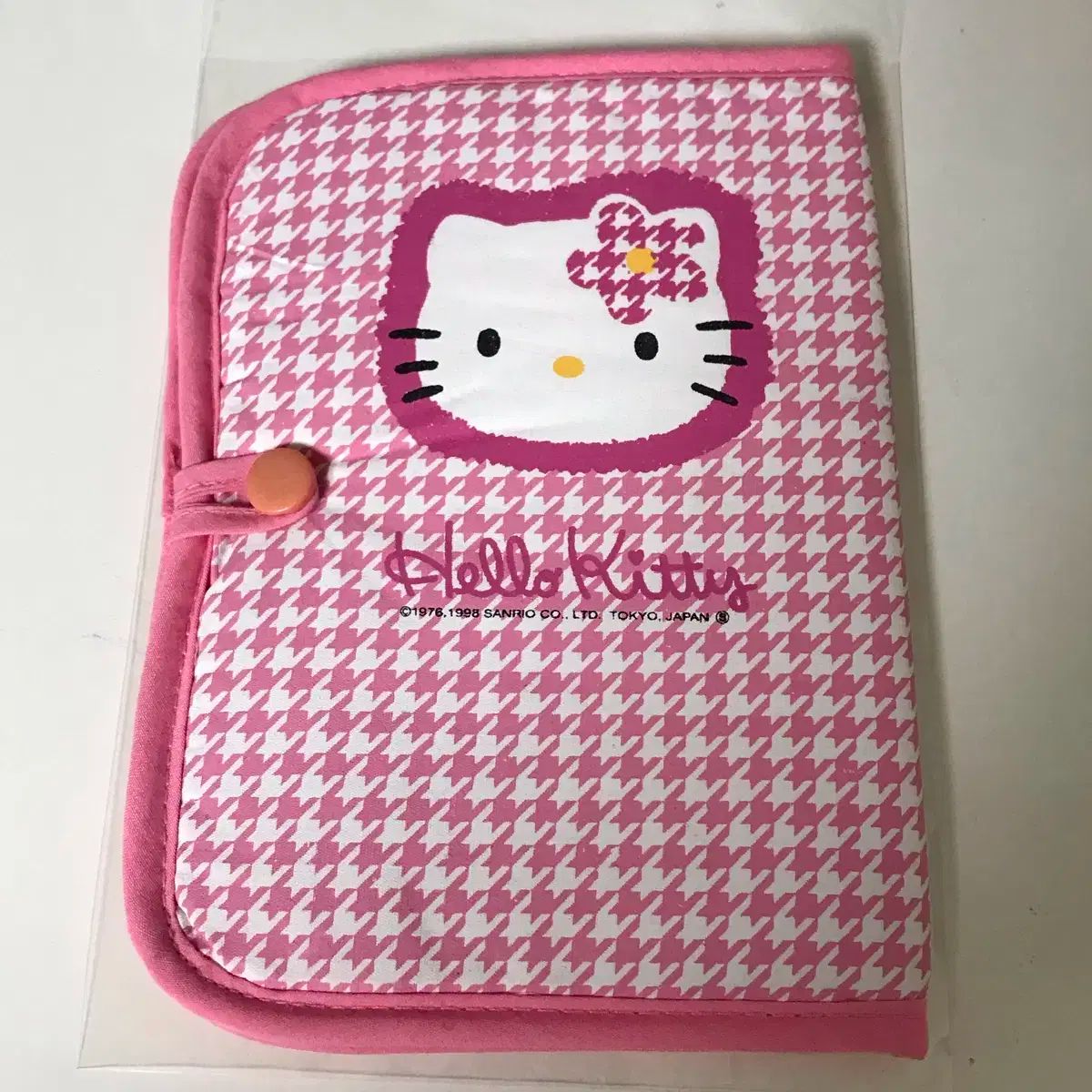 Sanrio カオハナ　ハローキティ　CD DVDケース　20枚収納 Sanrio カオハナ ハローキティ CD DVDケース 20枚収納 Sanrio