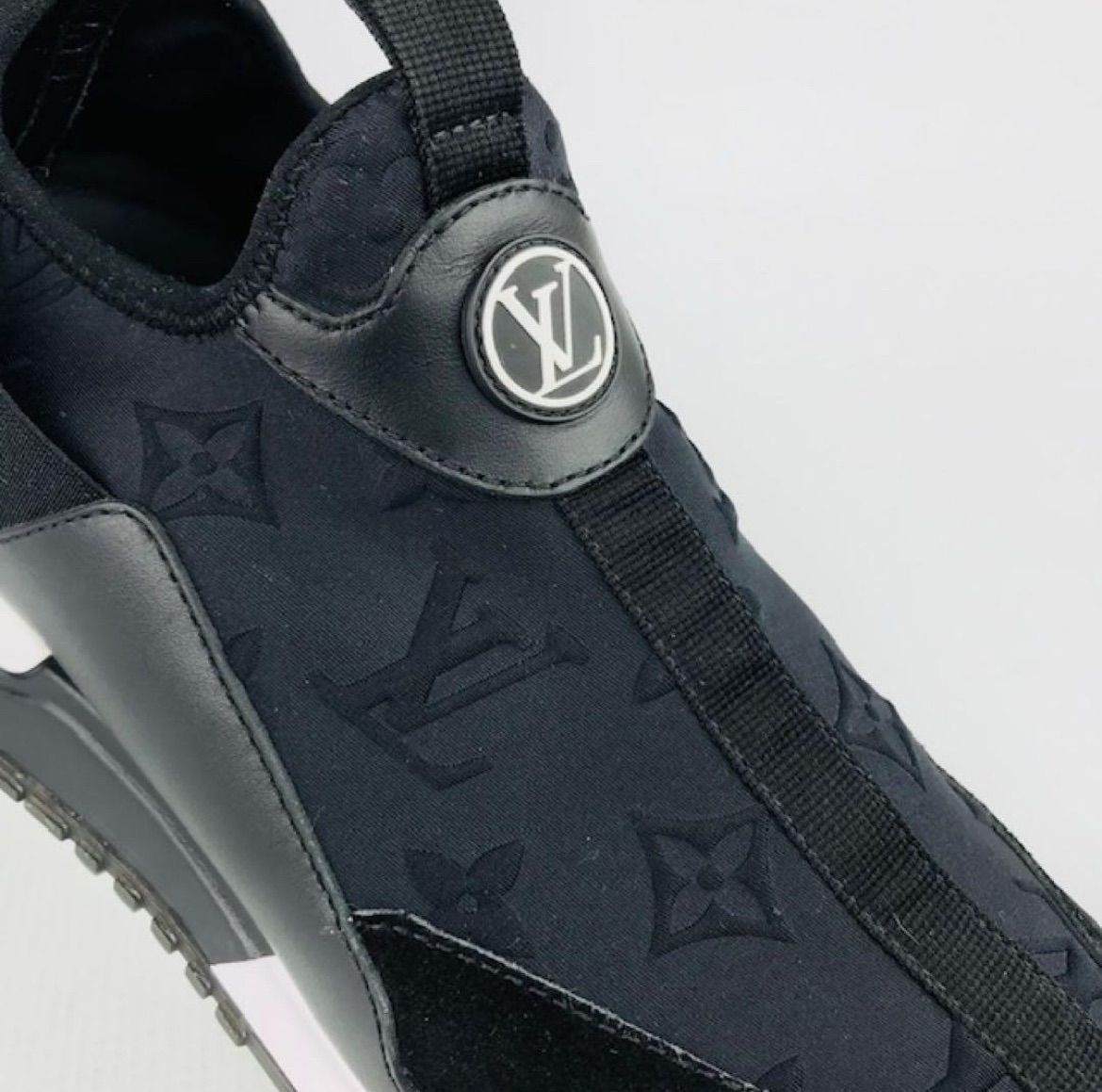 LOUIS VUITTON ルイヴィトン ランアウェイライン レディース レザー切替しファブリックコンビ エンボス加工モノグラム LVサークル ブランドロゴ スニーカー 35.5 イタリア製 カジュアル レディースシューズ ブラック ブランド