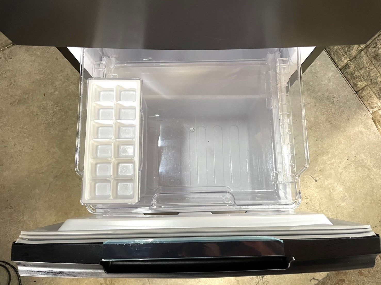 大阪送料無料☆3か月保障付き☆冷蔵庫☆2022年☆シャープ☆2ドア☆SJ  