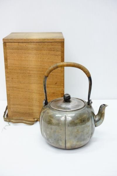 骨董古美術時代物|阿古陀式湯沸銀瓶 在銘不明 四世秦蔵六 403.6g 浜0001