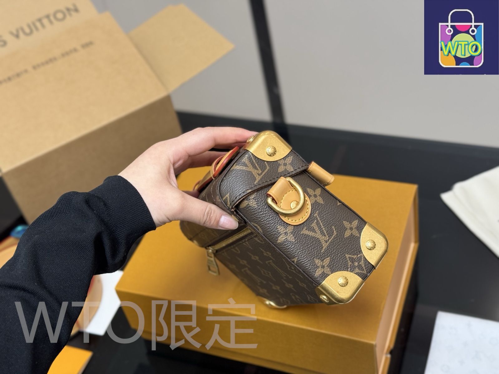 ルイ ヴィトン LOUIS VUITTON モノグラム ミニソフトトランク ルイヴィトン モノグラム ミニ ソフトトランク M68906美品