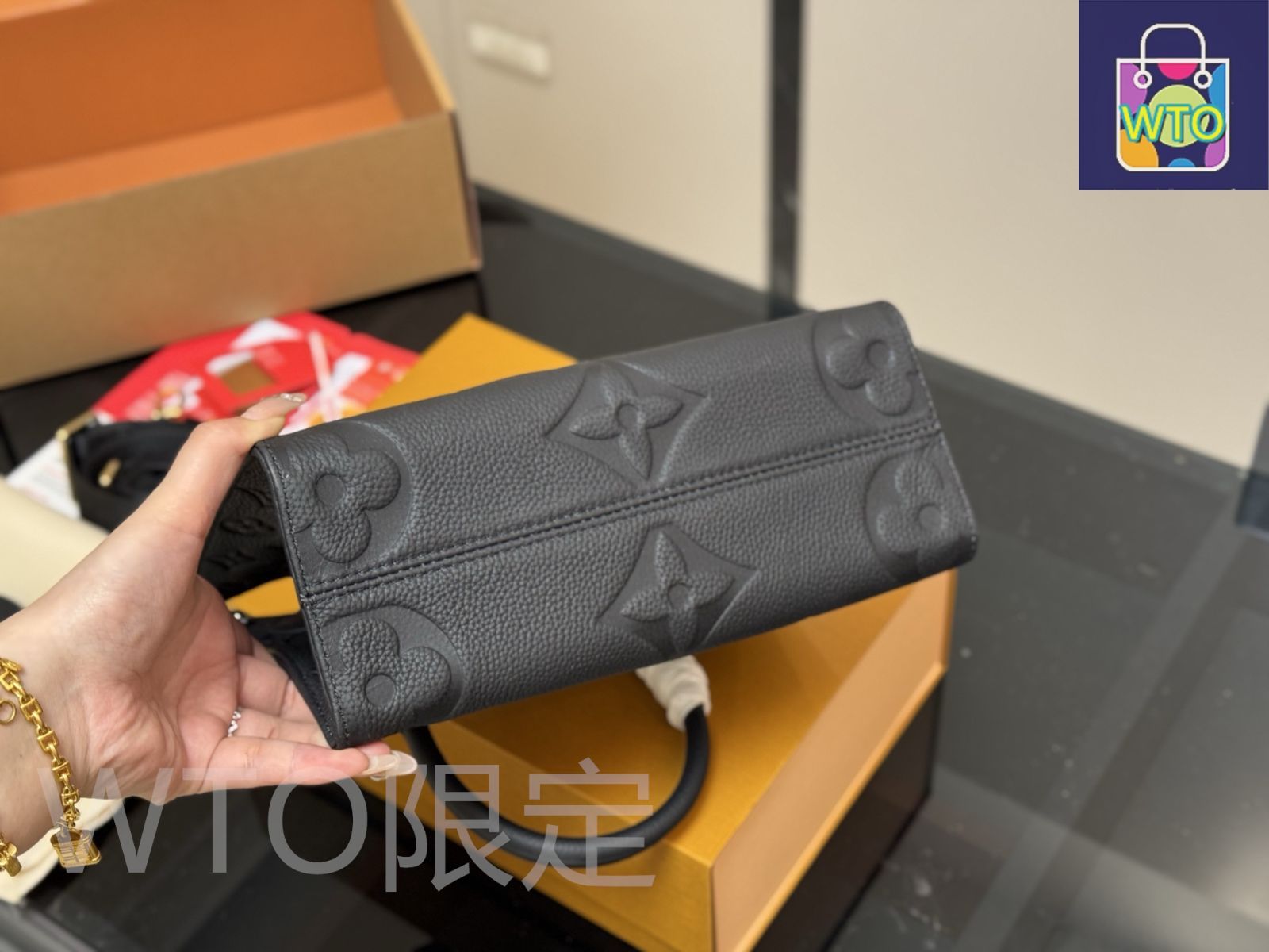 Louis Vuitton すぐ届く ドッグ・オンストラップ 送料込み 今日特価】Louis Vuitton ルイ・ヴィトン オンザゴーシリーズ