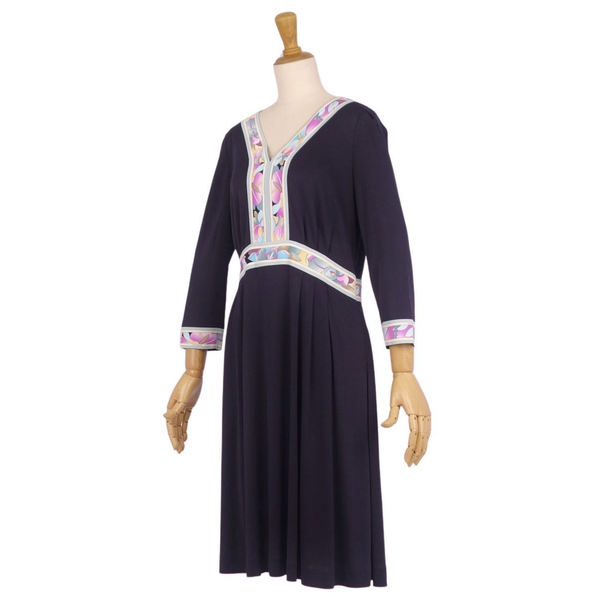 LEONARD◆レオナールファッション/ウェスト73/アイボリー/シルク素材/ワイドパンツ/ 美品 レオナール LEONARD FASHION シャツ ジャケット 総柄 ゴールド